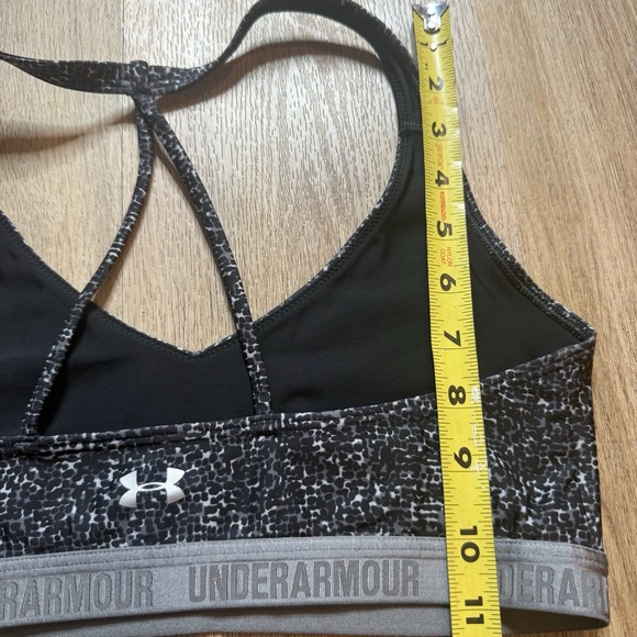 Under Armour Women's Gray Compression Sports Bra With Cross back Size Medium - Picture 5 of 5